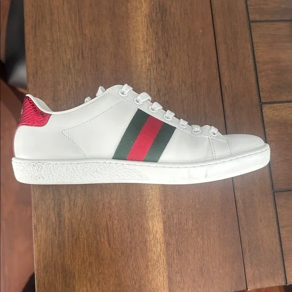 GUCCI Ace Bee Embroidered White
Leather Sneakers - Picture 5 of 16